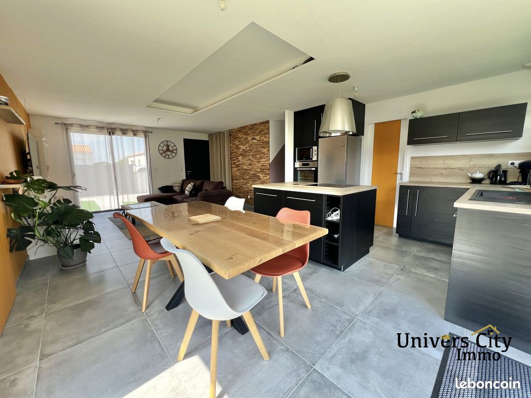 Maison 4 pièces 93 m² · à Geneston · 93 m² · 304 000 €
