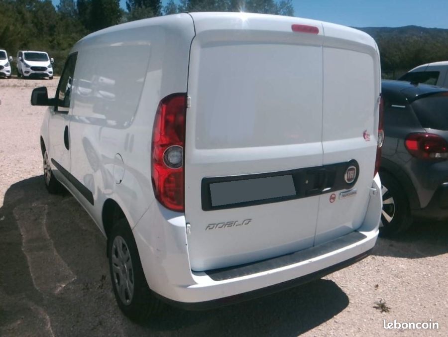 Fiat Doblo 3 places Prix TTC 1.6 MJTD 105cv Pro lounge Garantie 12 mois (image 2)