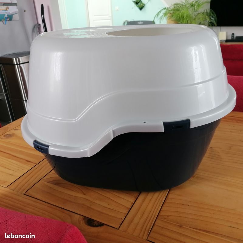 Bac à litière ouverture par le haut pour chat modèle TRIXIE bleu foncé blanc nacré 63 × 42 × 49 cm (image 1)