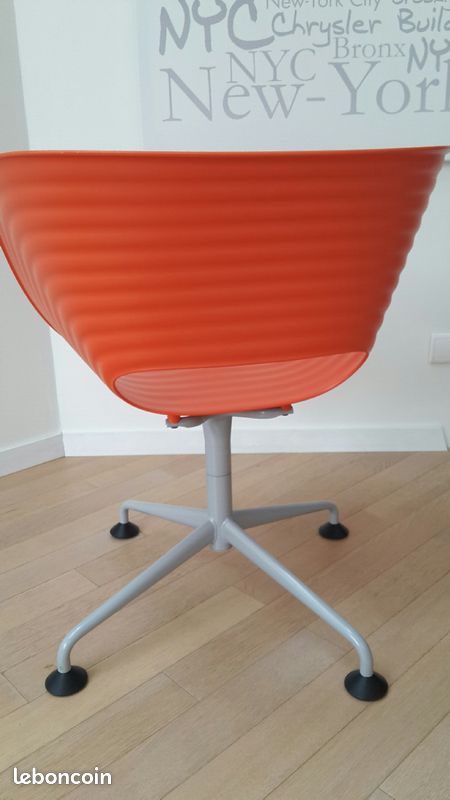 Fauteuil pivotant VITRA TOM VAC de Ron Arad (image 2)