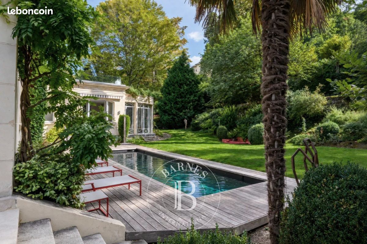 Maison 11 pièces 486 m² · à Rueil-Malmaison · 486 m² · 3 600 000 €