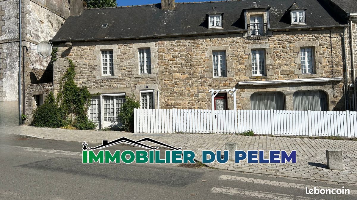 Maison 9 pièces 180 m² · à Saint-Nicolas-du-Pélem · 180 m² · 71 000 €
