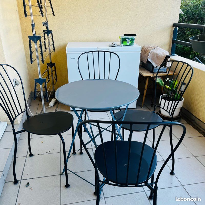 Table et 4 chaise jardin (image 1)