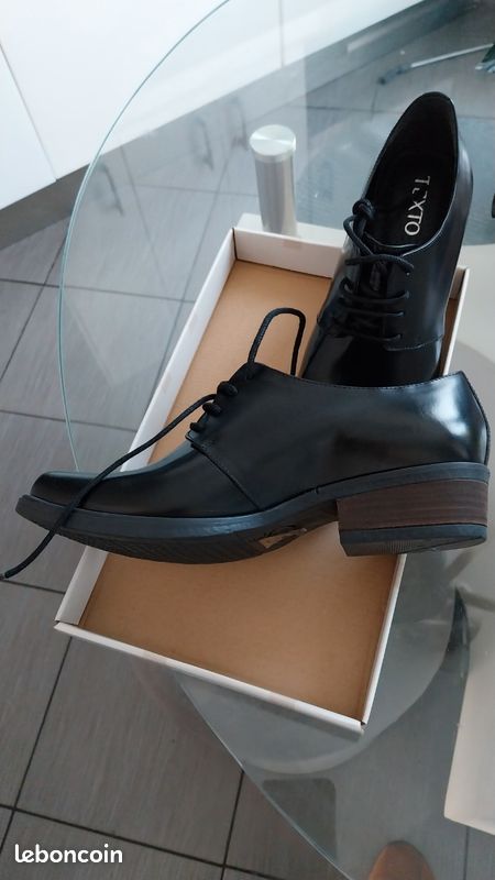 Mocassins Femme En Cuir Flaj Pointure 37, Couleur Bleu - Neufs Sans Boîte, Style Plat Confortable