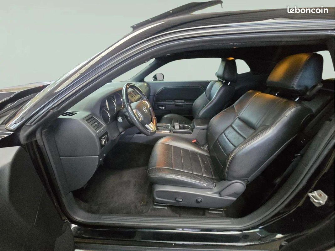 Dodge CHALLENGER 3.6 V6 * Cervini * Boîte Automatique * Cuir * CarPlay * Android Auto * Jantes 20" (image 29)