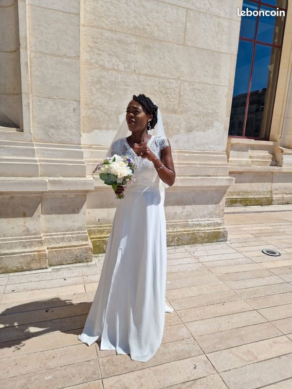 Robe de mariée longue de couleur ivoire Vêtements