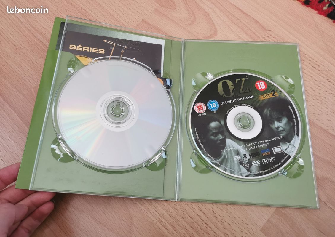 DVD "OZ" - saisons 1, 2 et 3 (image 6)