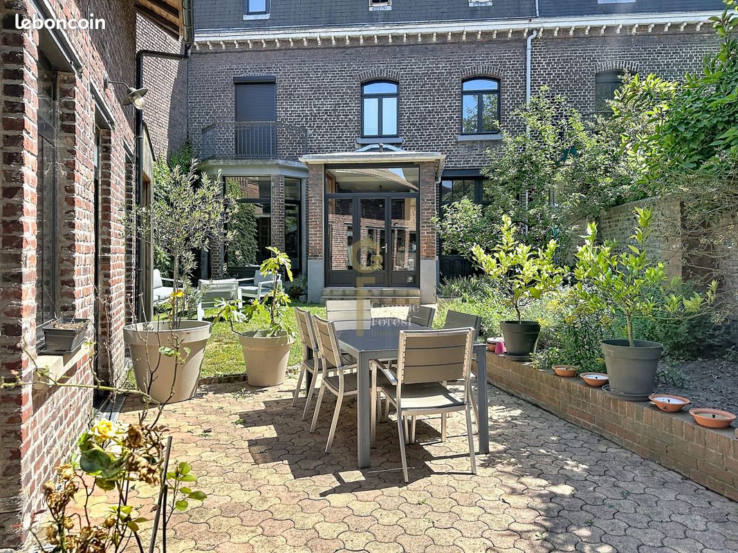 Maison 8 pièces 200 m² · à Tourcoing · 200 m² · 575 000 €
