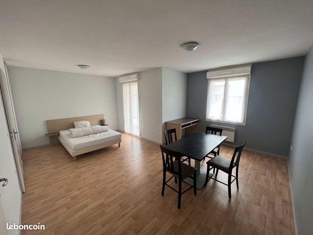 Appartement 1 pièce 33 m² · à Loretz-d'Argenton · 33 m² · 370 €