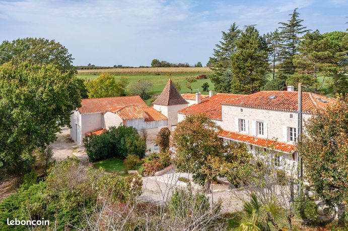 Propriété 7 pièces 200 m²