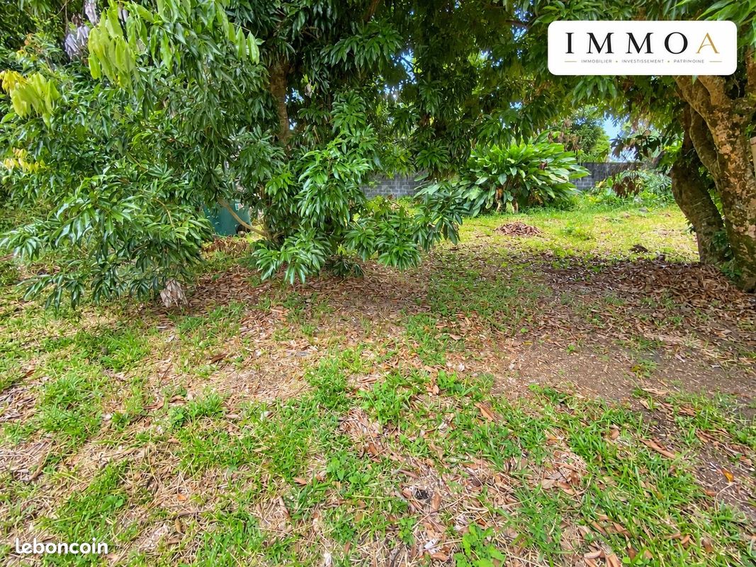Terrain 587 m² · à Saint-Benoît · 587 m² · 102 900 €