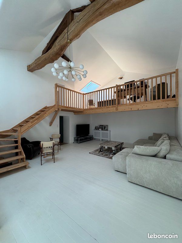 Maison 8 pièces 220 m² · à Chaneins · 220 m² · 385 000 €