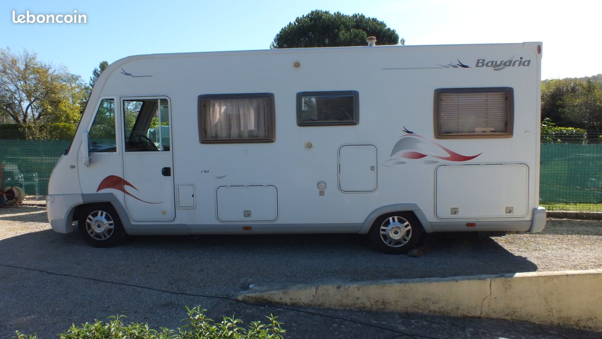 Camping car intégral (image 1)