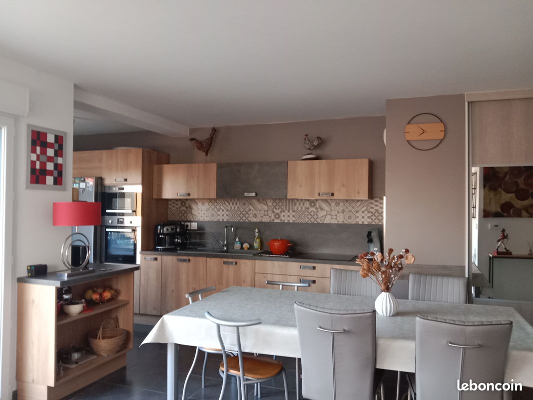 Appartement 3 pièces 75 m² · à Montrevel-en-Bresse · 75 m² · 215 000 €