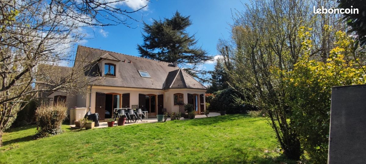 Maison 6 pièces 198 m² · à Thoiry · 198 m² · 549 000 €