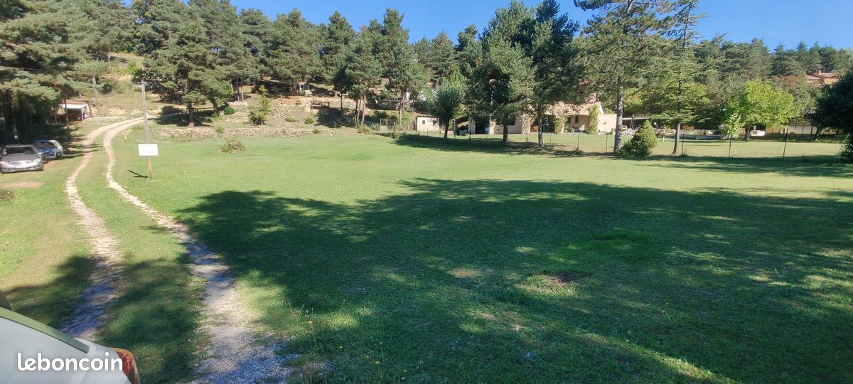 Terrain 1500 m² · à La Martre · 1 500 m² · 93 000 €