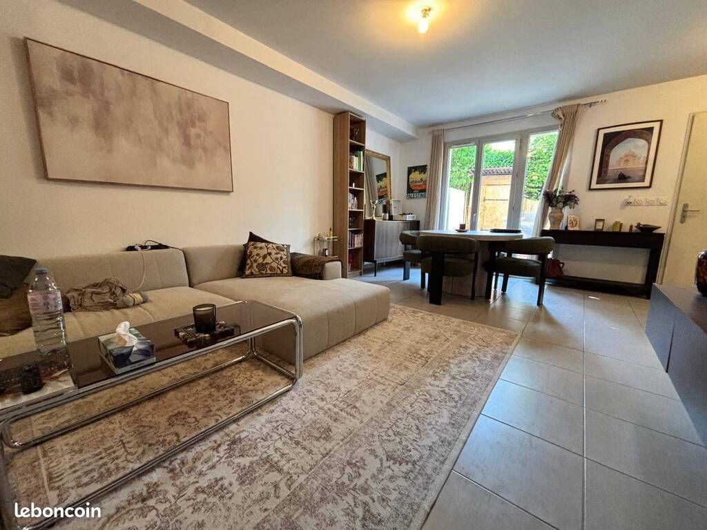 Appartement 2 pièces 49 m² · à Divonne-les-Bains · 49 m² · 318 000 €