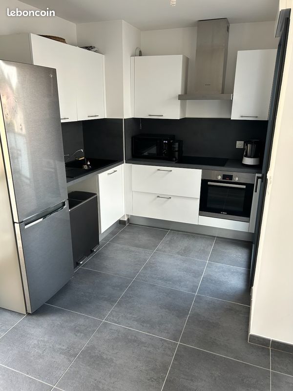 Appartement 3 pièces 65 m² · à Champagne-au-Mont-d'Or · 65 m² · 1 060 €
