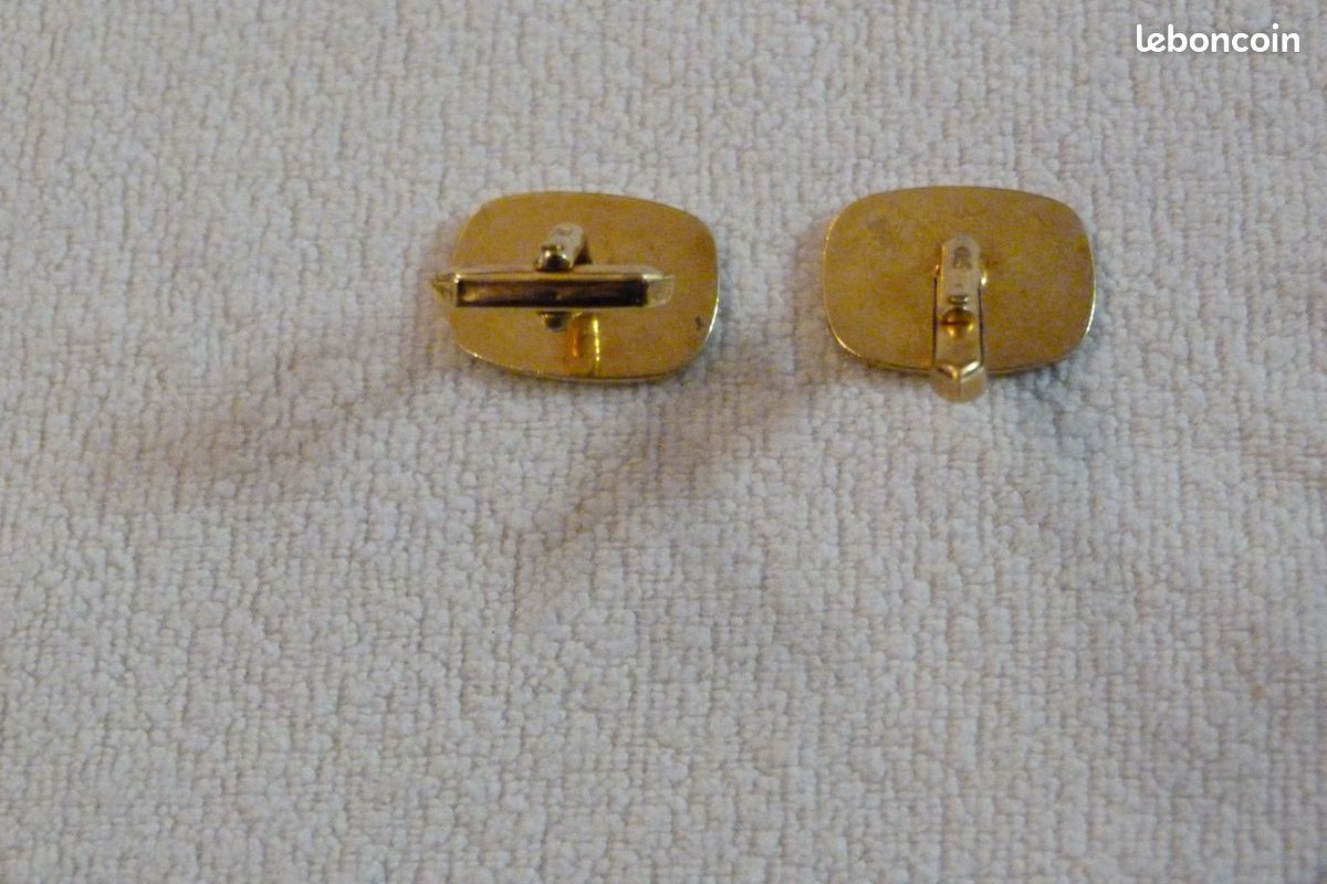 Boutons de manchette vintage en plaqué or avec ciselure - France