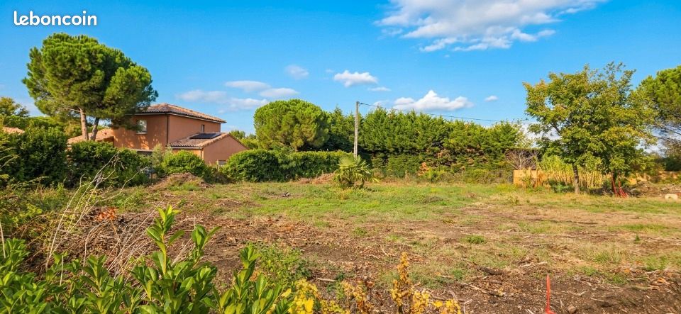 Terrain 732 m² · à Muret · 148 000 €