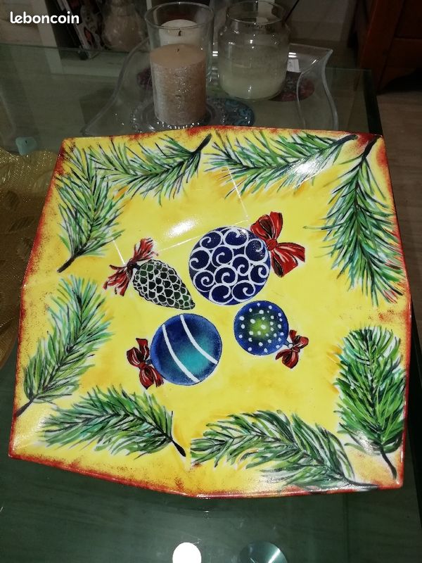 Plat décoré main Noël (image 1)
