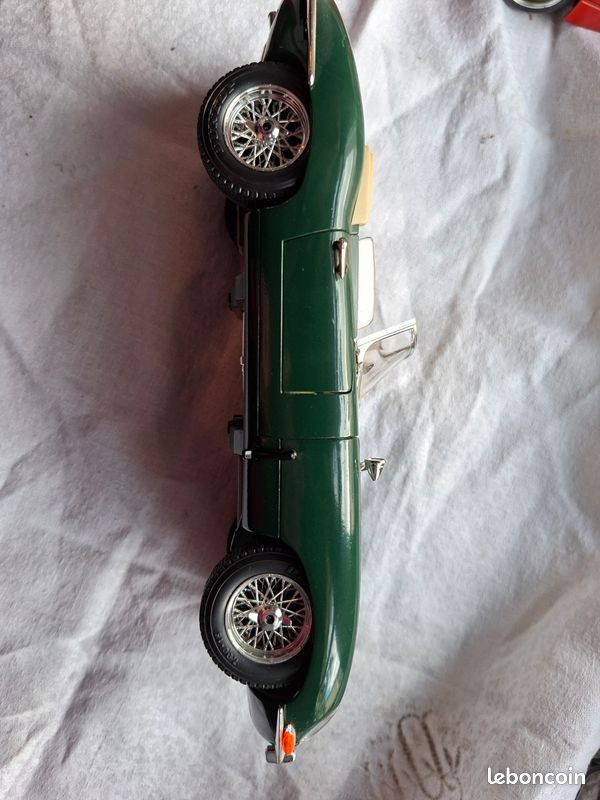 Bloc Roue Pour Miniature Jaguar Type E 1961 - Burago 1/18 - Pièce Détachée D'Origine - Occasion