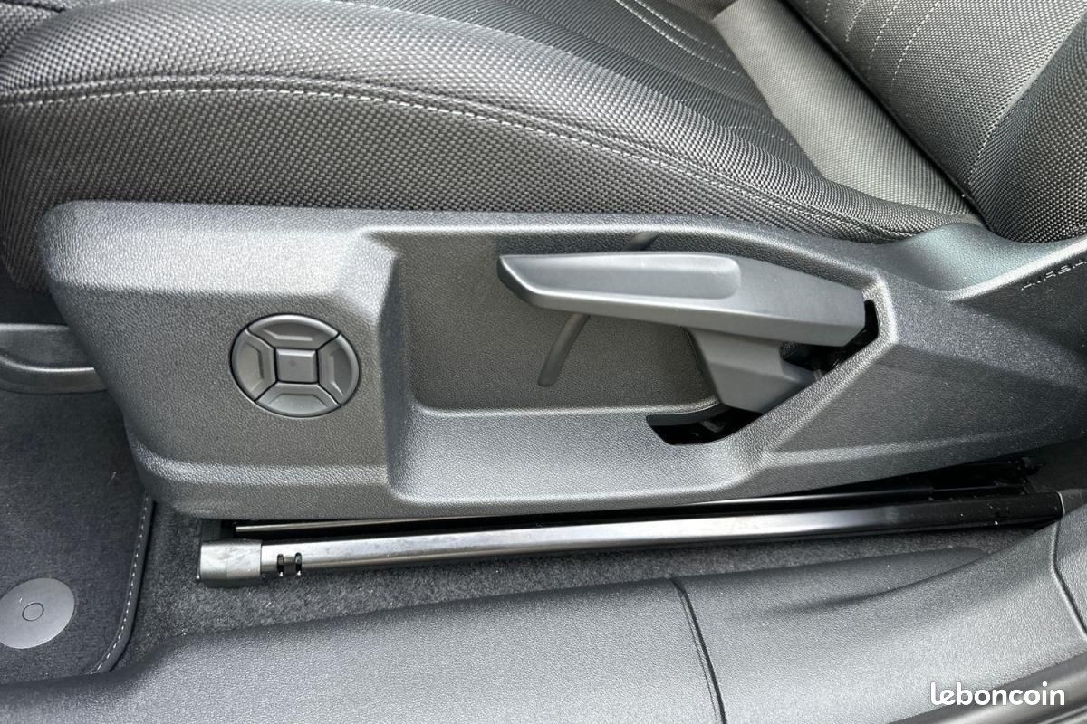 Audi Q3 E HYBRID 272 CH S tronic 6 (image 11)