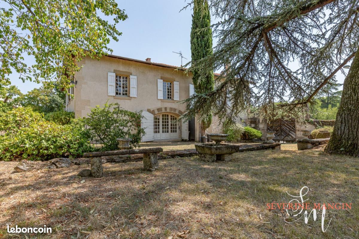 Maison 9 pièces 228 m² · à Romans-sur-Isère · 228 m² · 400 000 €