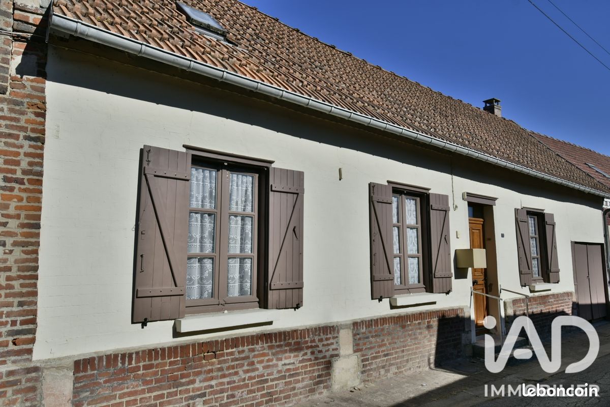 Maison 3 pièces 76 m² · à Tricot · 76 m² · 99 000 €