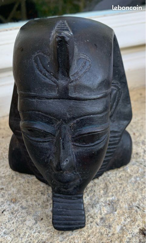 Statue de pharaon égyptien (image 1)