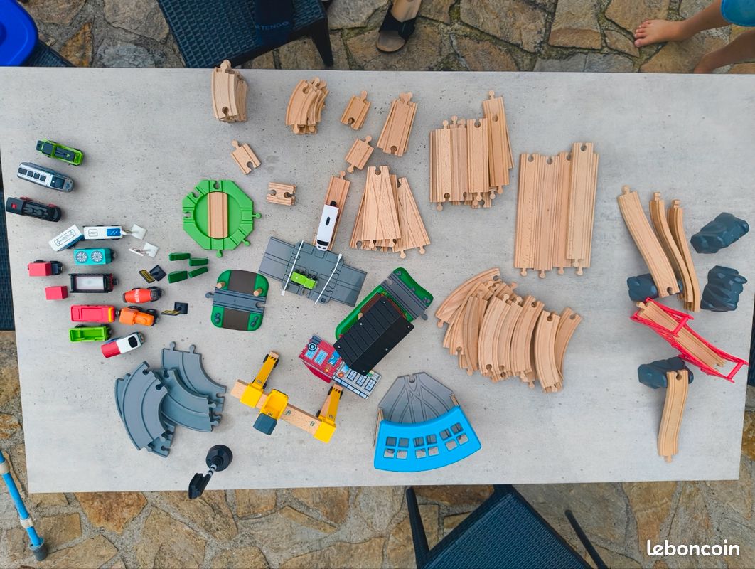 Lot de trains et rails en bois (image 3)