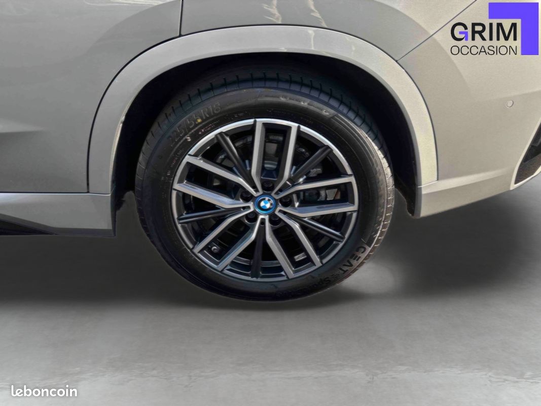BMW iX1 xDrive30 M Sport (image 14)