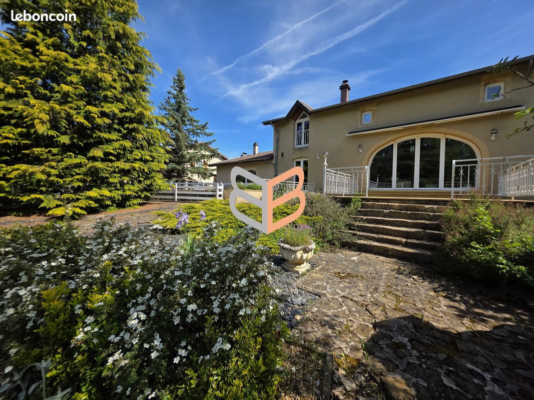 Maison 7 pièces 353 m² · à Val de Briey · 353 m² · 649 000 €