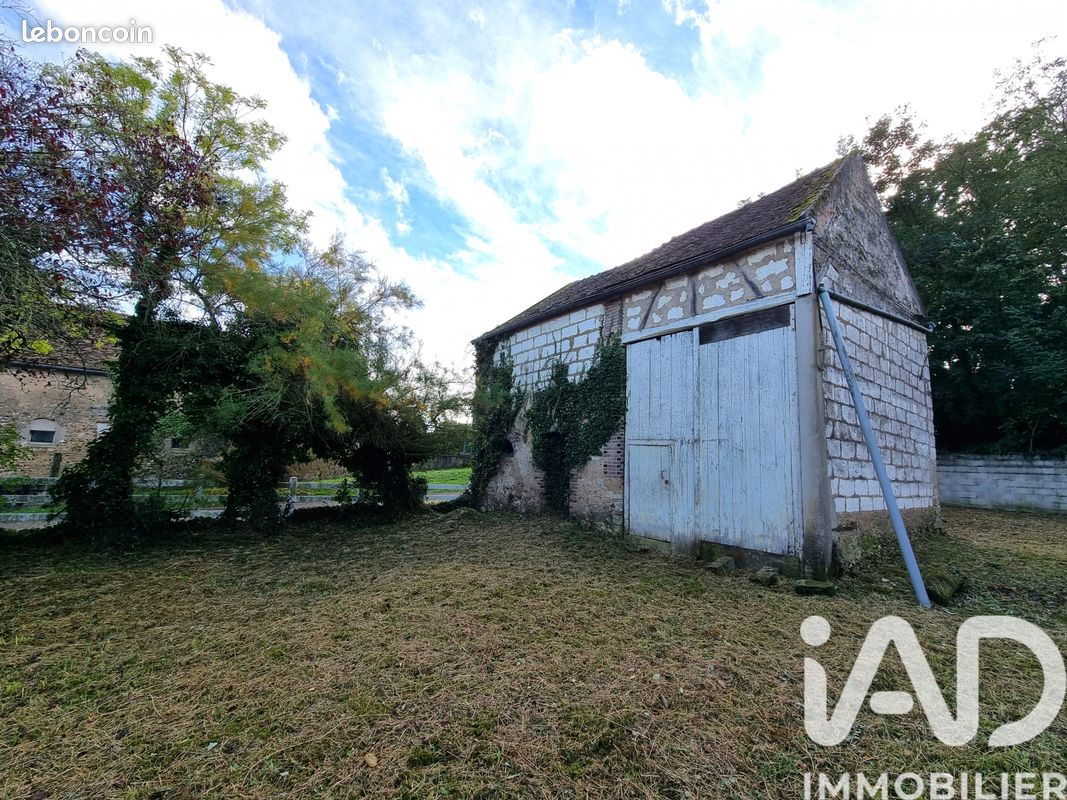 Maison 1 pièce 42 m² · à Vallery · 42 m² · 39 000 €