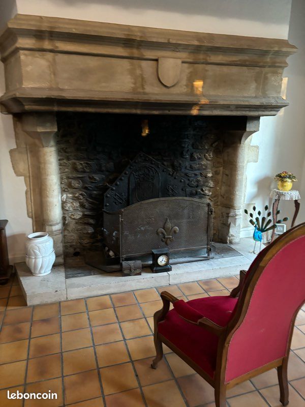 Maison 7 pièces 315 m² · à Civray · 315 m² · 260 000 €