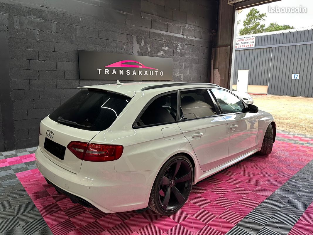 AUDI RS4 AVANT V8 4.2 FSI 450 Quattro S Tronic 7 / PACK CARBONE INTÉRIEUR / VOLANT MÉPLAT / SIÈGES ÉLECTRIQUES (image 2)