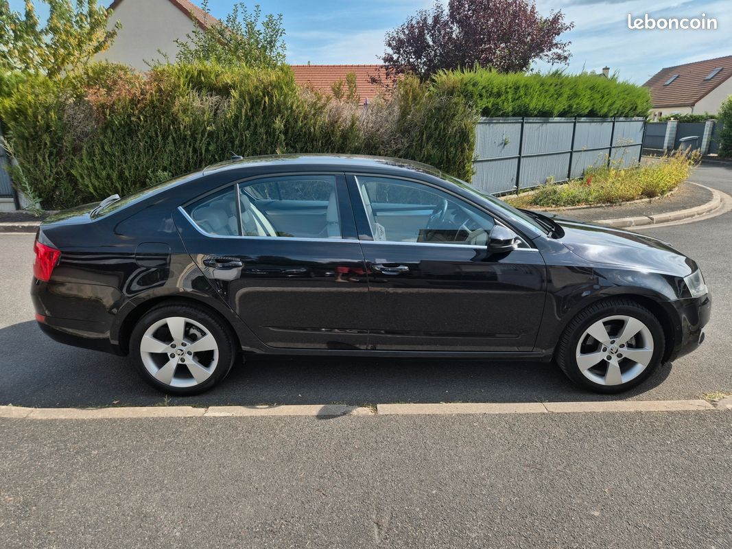 Skoda Octavia 2.0 TDI 150 Elegance - Xénons - Intérieur beige - Kit distri OK (image 7)