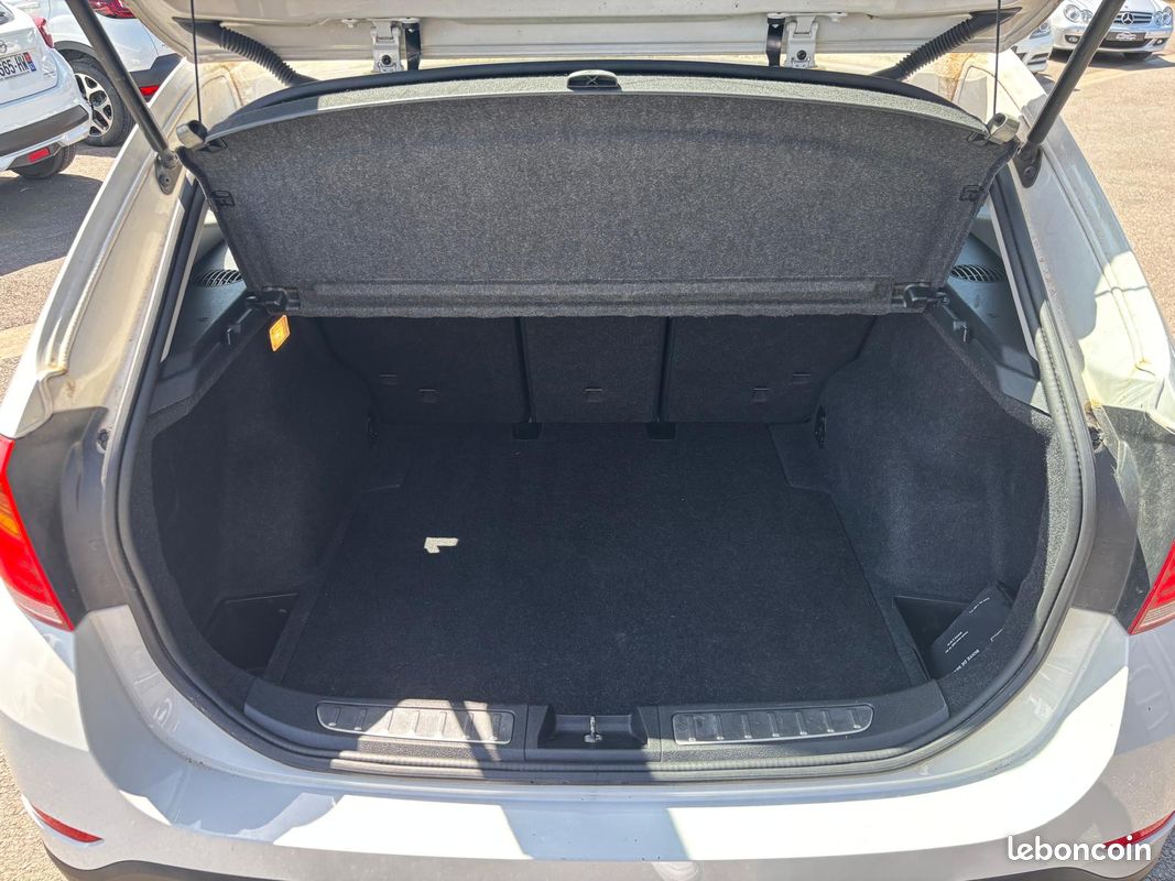 BMW X1 sDrive 16d Lounge (image 9)