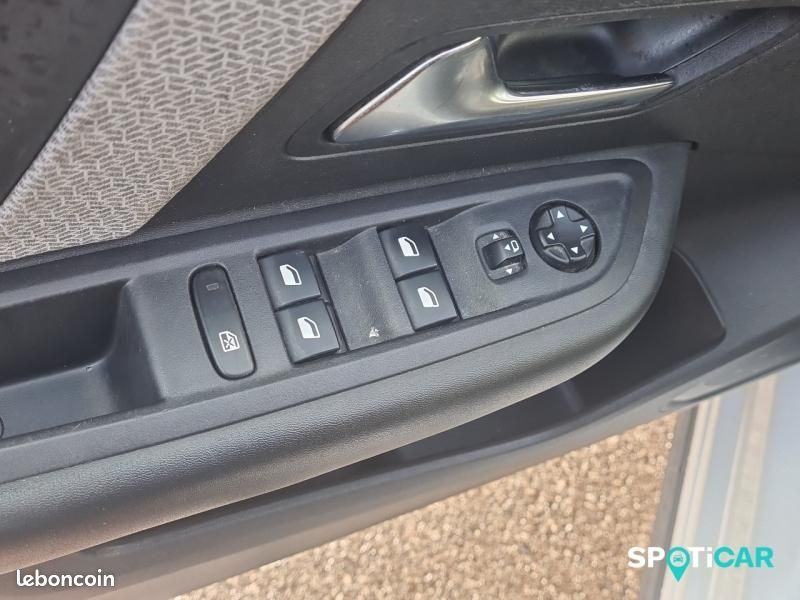 Citroen C4 PureTech 130ch S&S Feel Pack (image 12)
