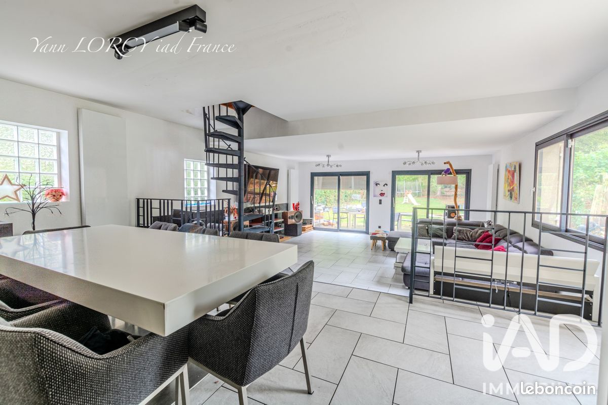 Maison 8 pièces 204 m² · à Boissy-sous-Saint-Yon · 204 m² · 515 000 €