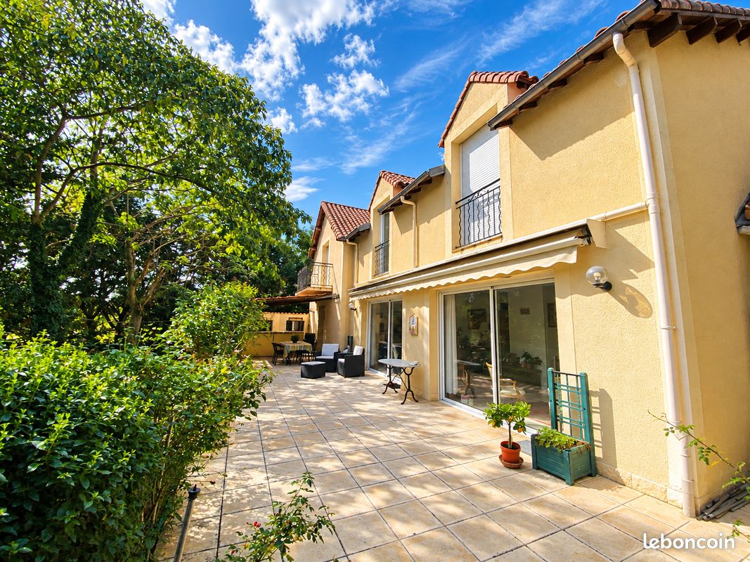 Maison 7 pièces 210 m² · à Buxerolles · 210 m² · 399 000 €