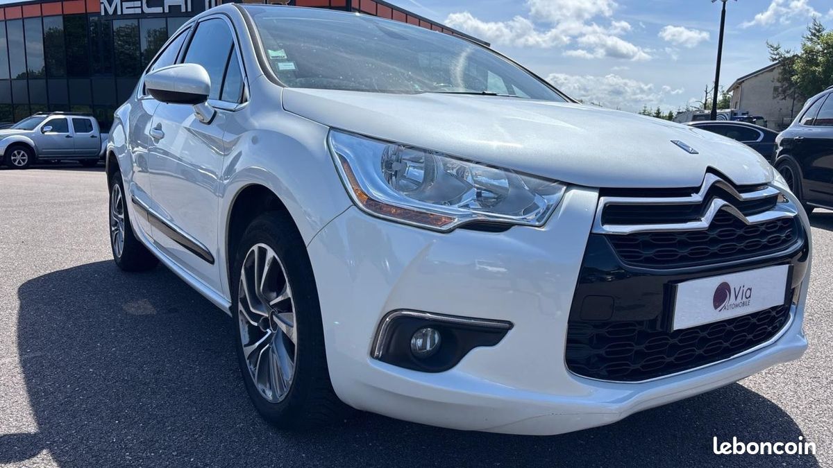 Citroën DS4 e-HDi 115 So Chic ETG6 (image 27)