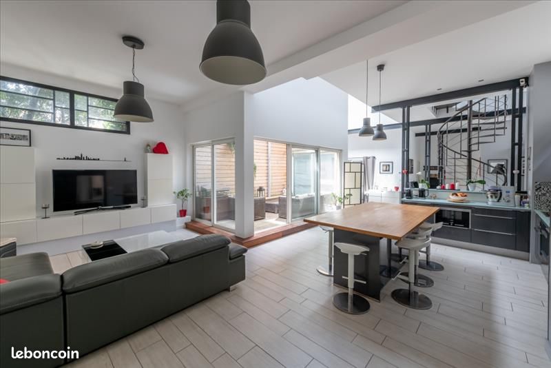 Maison 5 pièces 175 m² · à Bordeaux · 175 m² · 2 012 €/mois