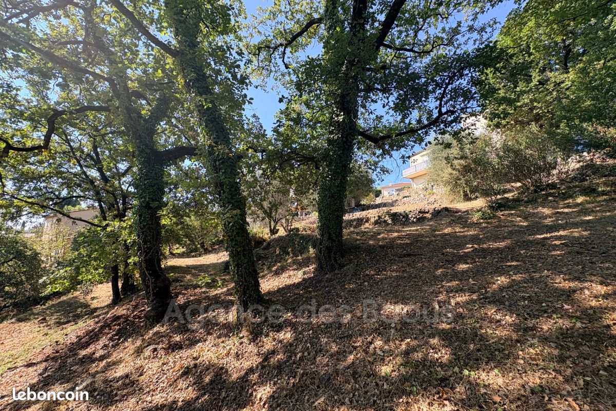 Terrain 1000 m² · à La Gaude · 1 000 m² · 260 000 €