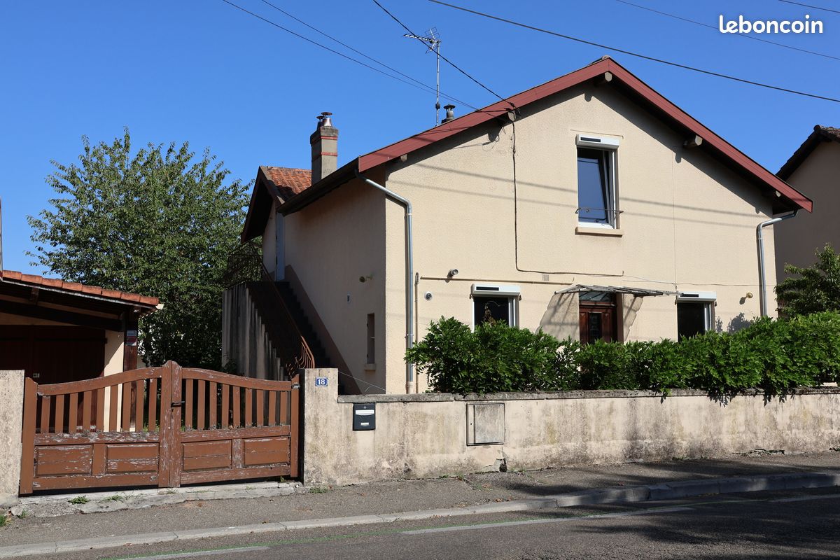 Maison 6 pièces 149 m² · à Bourg-en-Bresse · 149 m² · 250 000 €