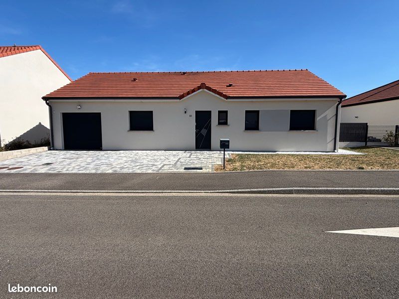 Maison 5 pièces 110 m² · à Saint-Privat-la-Montagne · 110 m² · 379 000 €