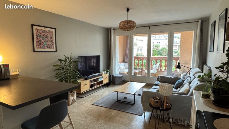 Appartement T3 de 61.28m² avec piscine et parc - Résidence calme et sécurisée "La Cheneraie"