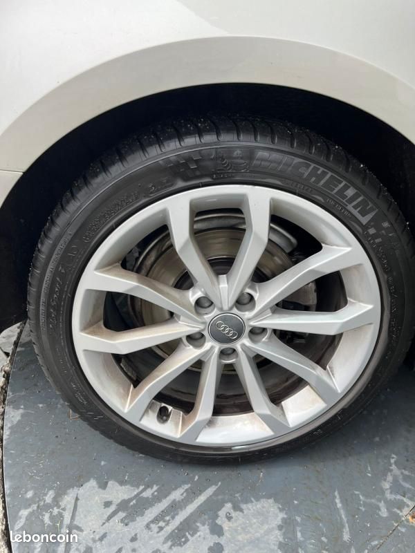 Audi A4 Avant 2.0 TDI 190 S tronic 7 Quattro Design Luxe (image 19)