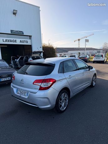 Phare Avant Droit Pour Citroën C4 II B7 1.6 HDI 90 - Réf. 46430748 - Occasion