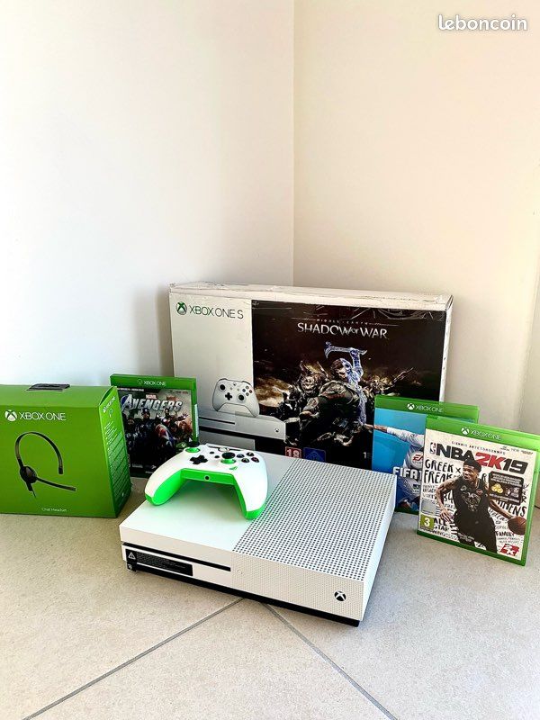 🔥 Xbox one s 500go comme neuve + casque + boîte + manette filaire + 3 jeux + câbles xbox one s 🔥 xbox ones x séries S X (image 1)